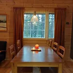 Kotoisa Hirsihuvila Yllaeksellae Villa Ylläsjärvi
