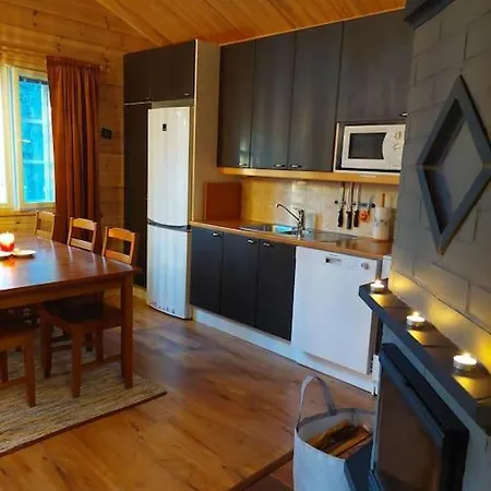 Kotoisa Hirsihuvila Yllaeksellae Villa *