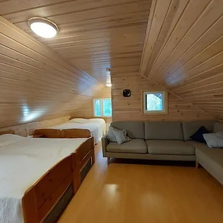 Kotoisa Hirsihuvila Yllaeksellae