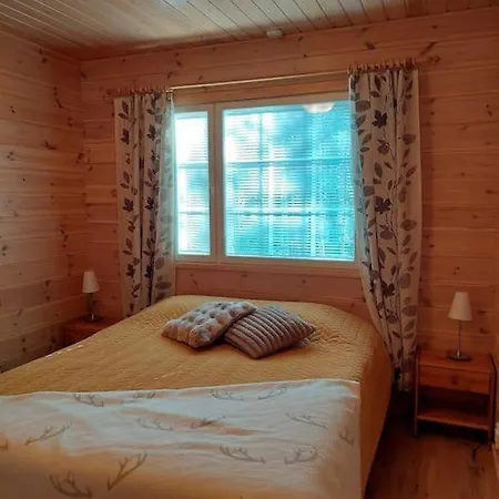 Kotoisa Hirsihuvila Yllaeksellae Ylläsjärvi