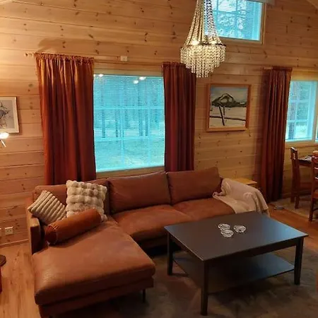 Kotoisa Hirsihuvila Yllaeksellae Villa Ylläsjärvi