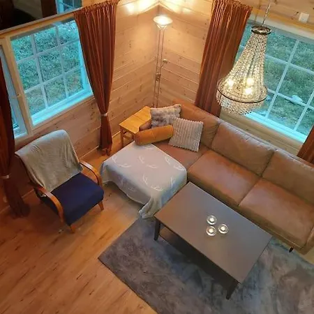 Kotoisa Hirsihuvila Yllaeksellae Ylläsjärvi