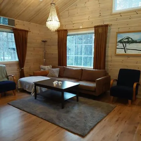 Kotoisa Hirsihuvila Yllaeksellae Villa