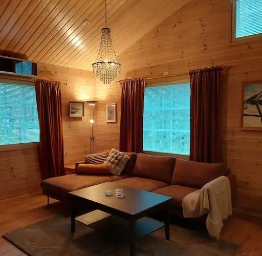 Kotoisa Hirsihuvila Yllaeksellae *